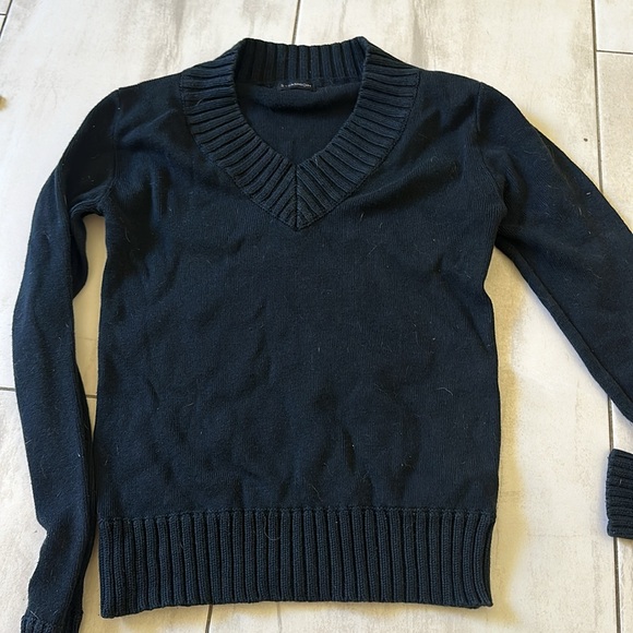 Black sweater - Picture 2 of 3